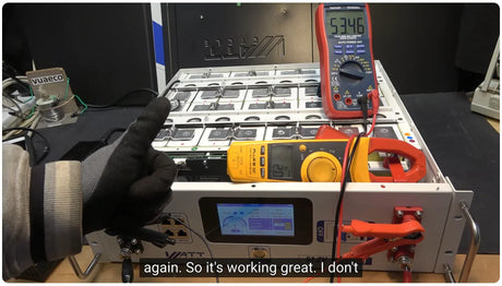 How to Add an Extra Battery to Power Station through the Solar Input Port?